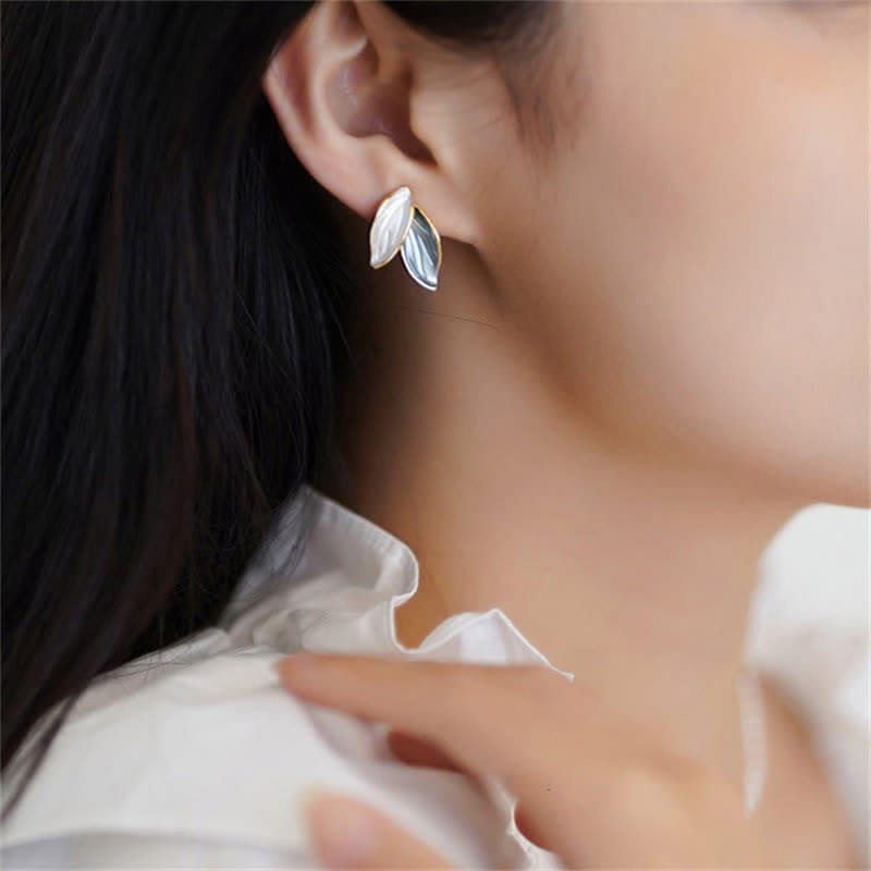 KarmaRipple's Leaf Design Fortune Stud Earrings p4