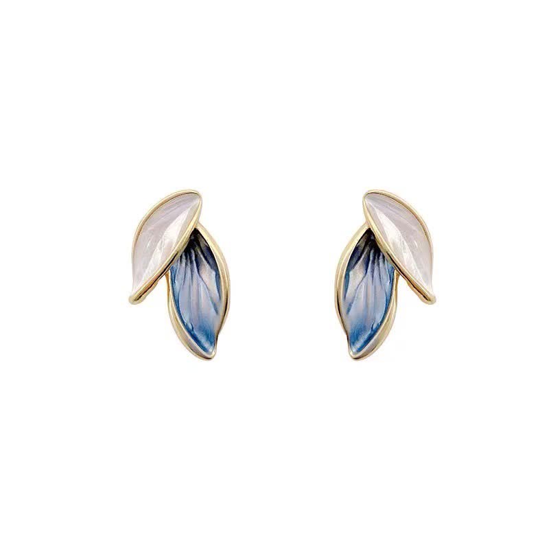 KarmaRipple's Leaf Design Fortune Stud Earrings p7