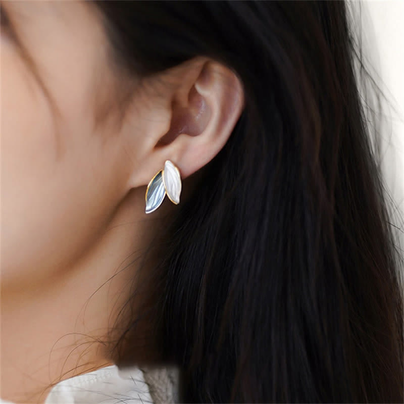 KarmaRipple's Leaf Design Fortune Stud Earrings p5
